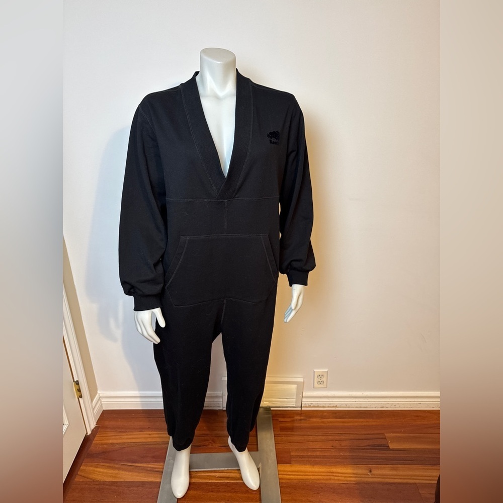 ROOTS Canada - Cooper Cozy Fleece Jumpsuit. Front Kangaroo pocket. Black. Large - Picture 10 of 12